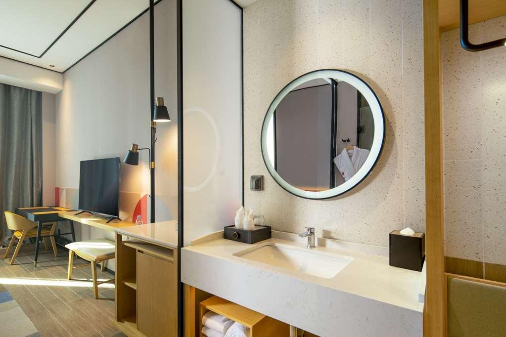 Hilton Garden Inn Shenzhen Airport,Enjoy 24-Hour One Way Free Delivery From Hotel To Shenzhen Baoan Airport On The Hour Šen-čen Pokoj fotografie